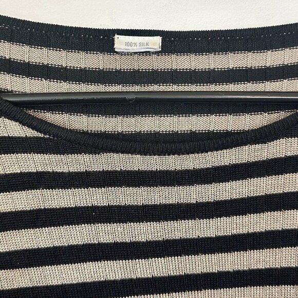 Cream and Black 100% Silk Short Sleeve Shirt - Size: Small/Medium - Picture 2 of 4